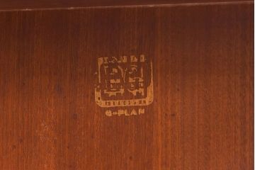 ヴィンテージ家具　北欧ビンテージ　G-PLAN(ジープラン)　温かみのあるチーク材のセンターテーブル(ローテーブル、リビングテーブル)