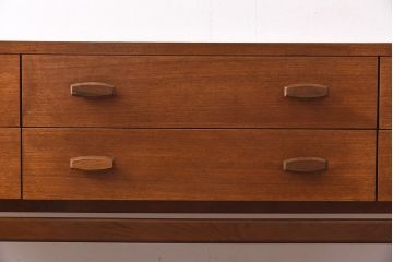 ヴィンテージ家具　北欧ビンテージ　G-PLAN　Quadrilleシリーズ　サイドチェスト(サイドボード、引き出し)