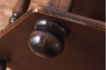 アンティーク雑貨　イギリスビンテージ　上品なオーク材の質感が魅力的な六角形サイドテーブル(ローテーブル、センターテーブル、コーヒーテーブル、花台)