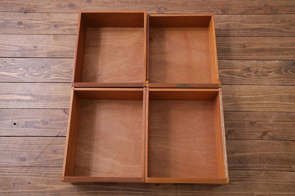 北欧家具　チーク材　レトロな雰囲気のサイドチェスト(サイドボード、引き出し)