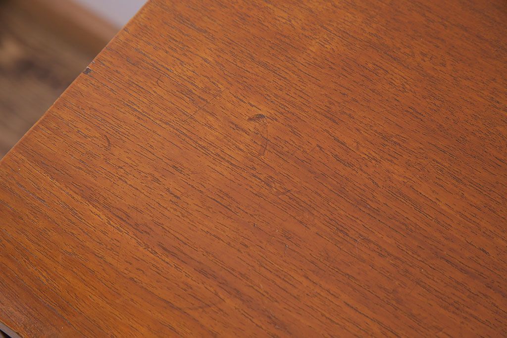 北欧家具　チーク材　レトロな雰囲気のサイドチェスト(サイドボード、引き出し)