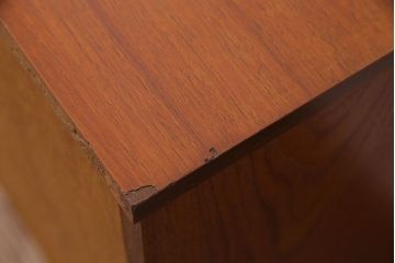 北欧家具　チーク材　レトロな雰囲気のサイドチェスト(サイドボード、引き出し)