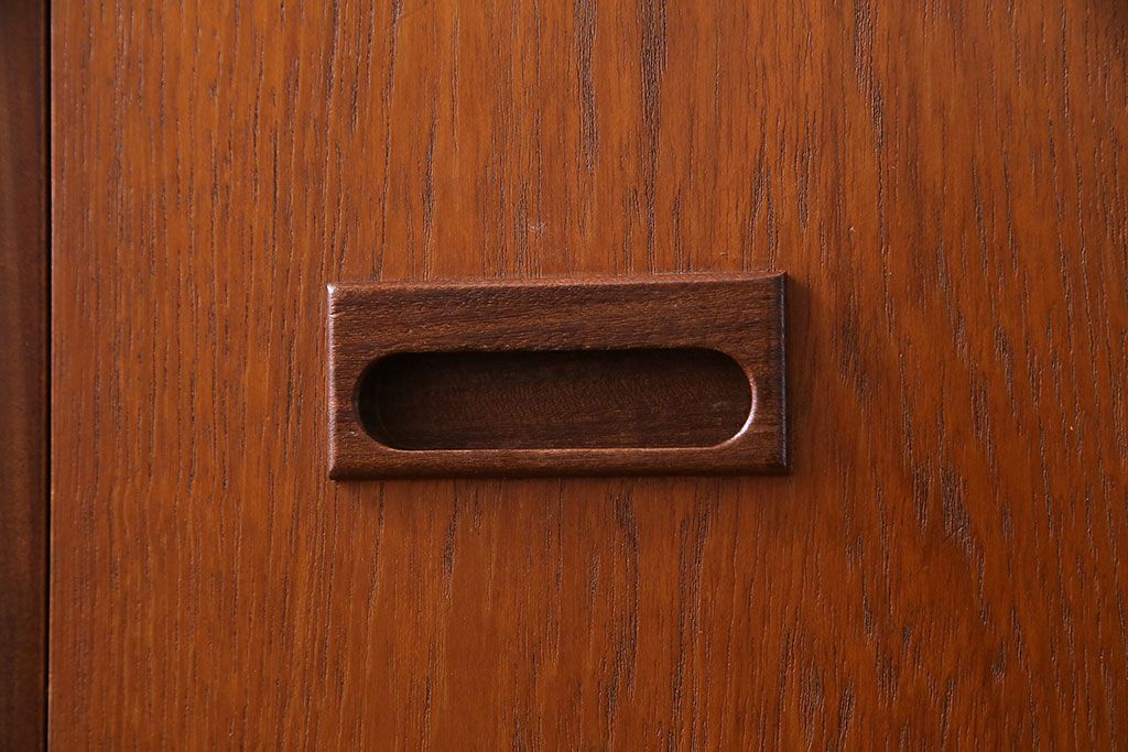 北欧家具　チーク材　レトロな雰囲気のサイドチェスト(サイドボード、引き出し)