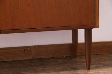北欧家具　チーク材　レトロな雰囲気のサイドチェスト(サイドボード、引き出し)