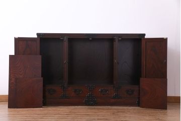 中古美品　伝統工芸　岩谷堂箪笥　桜木作　欅材の杢目と金具が見事なサイドボード(タンス、収納棚、キャビネット)