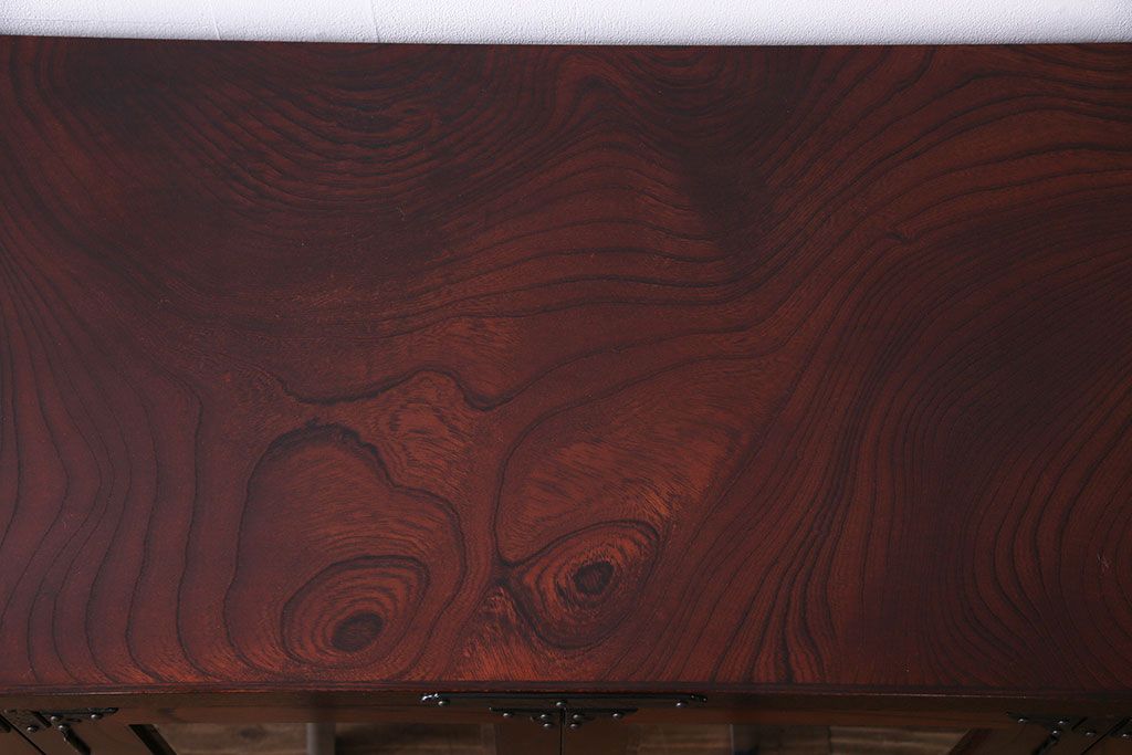 中古美品　伝統工芸　岩谷堂箪笥　桜木作　欅材の杢目と金具が見事なサイドボード(タンス、収納棚、キャビネット)