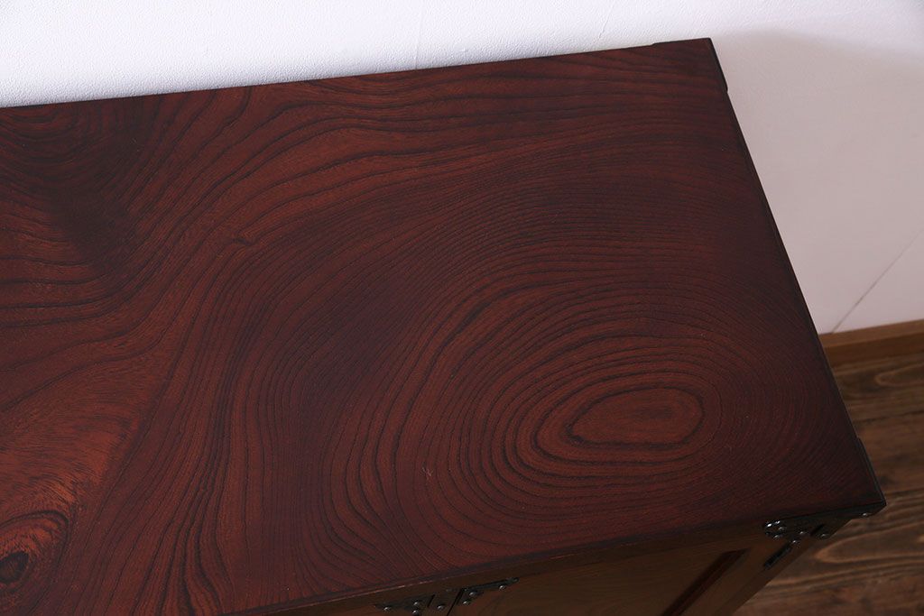 中古美品　伝統工芸　岩谷堂箪笥　桜木作　欅材の杢目と金具が見事なサイドボード(タンス、収納棚、キャビネット)