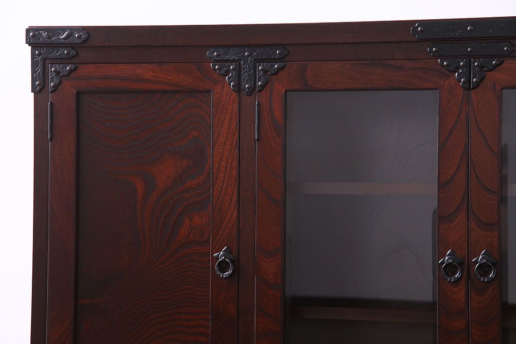 中古美品　伝統工芸　岩谷堂箪笥　桜木作　欅材の杢目と金具が見事なサイドボード(タンス、収納棚、キャビネット)