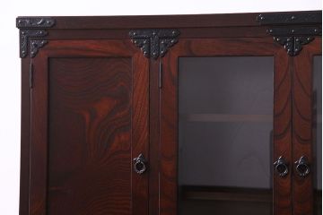 中古美品　伝統工芸　岩谷堂箪笥　桜木作　欅材の杢目と金具が見事なサイドボード(タンス、収納棚、キャビネット)