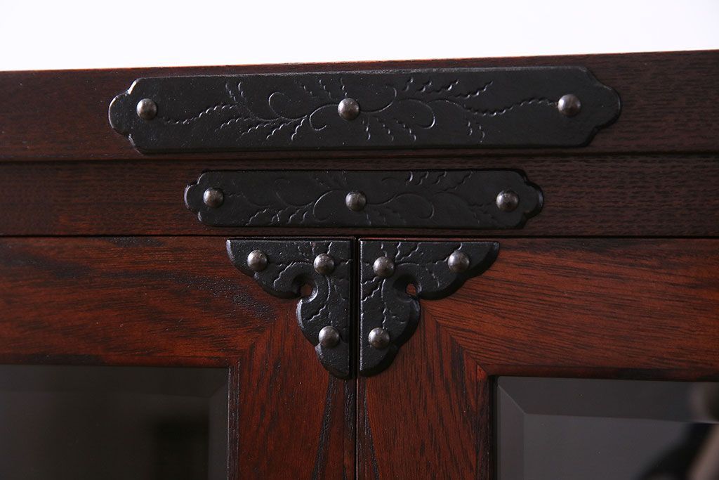 中古美品　伝統工芸　岩谷堂箪笥　桜木作　欅材の杢目と金具が見事なサイドボード(タンス、収納棚、キャビネット)