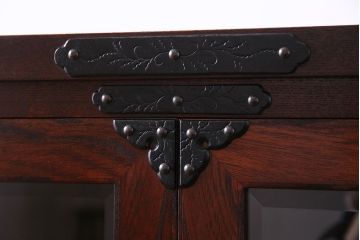 中古美品　伝統工芸　岩谷堂箪笥　桜木作　欅材の杢目と金具が見事なサイドボード(タンス、収納棚、キャビネット)