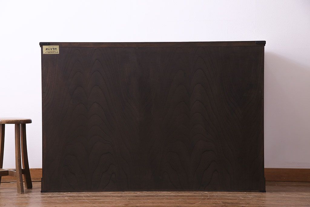 中古美品　伝統工芸　岩谷堂箪笥　桜木作　欅材の杢目と金具が見事なサイドボード(タンス、収納棚、キャビネット)