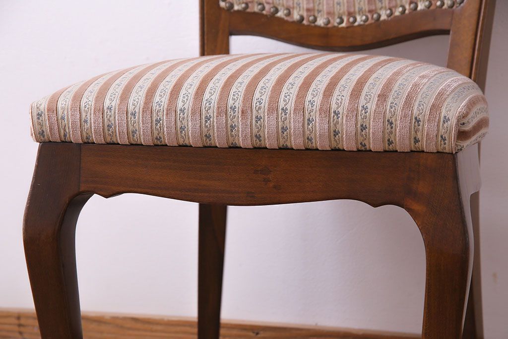 中古　イタリア家具　クラシカルなデザインの布張りダイニングチェア(椅子、ワークチェア)(1)