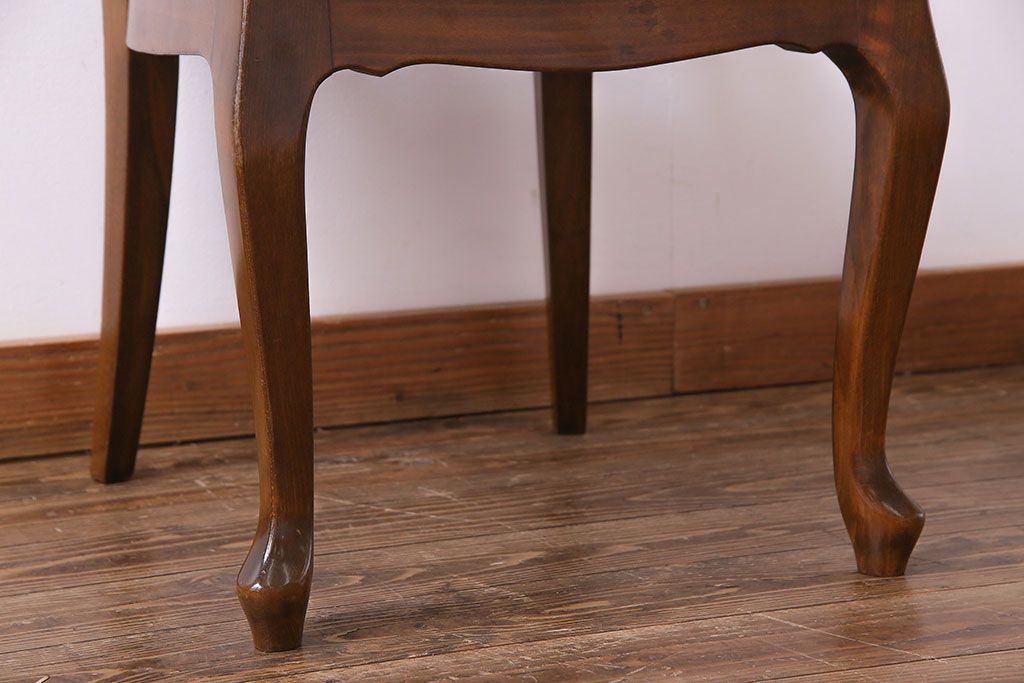 中古　イタリア家具　クラシカルなデザインの布張りダイニングチェア(椅子、ワークチェア)(1)