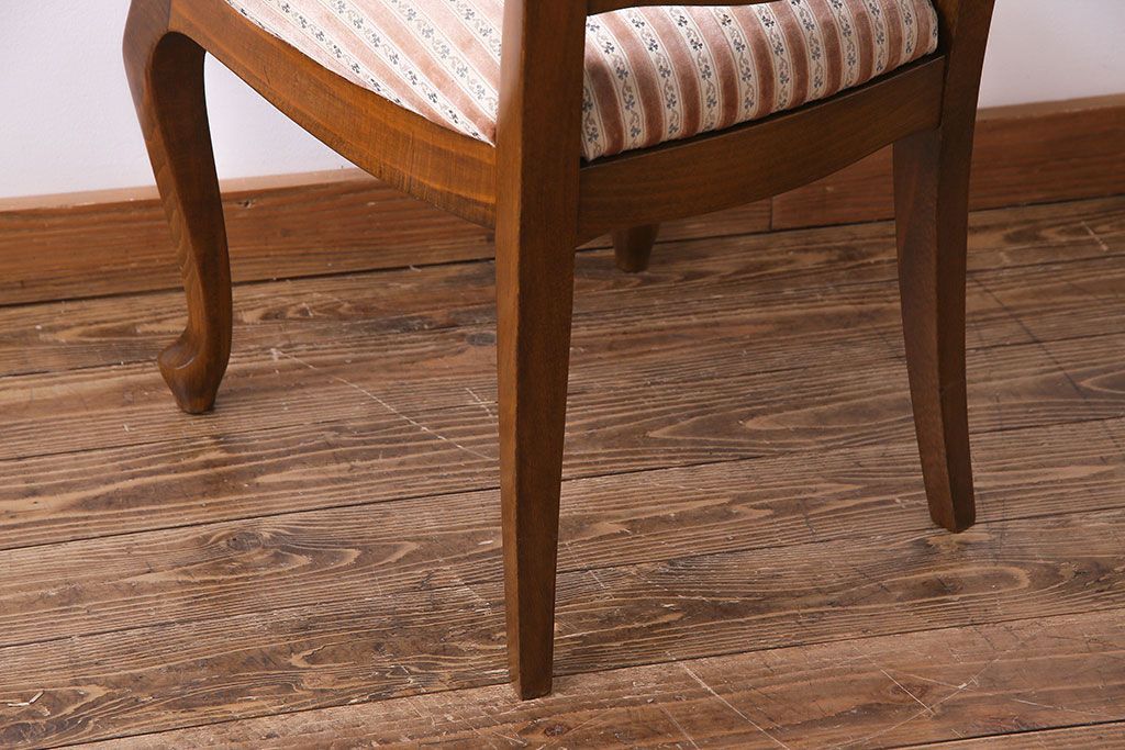 中古　イタリア家具　クラシカルなデザインの布張りダイニングチェア(椅子、ワークチェア)(1)