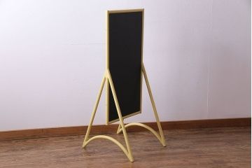 アンティーク雑貨　ペイント家具　ナチュラルカラーがペイントされたレトロなブラックボード(黒板)(1)