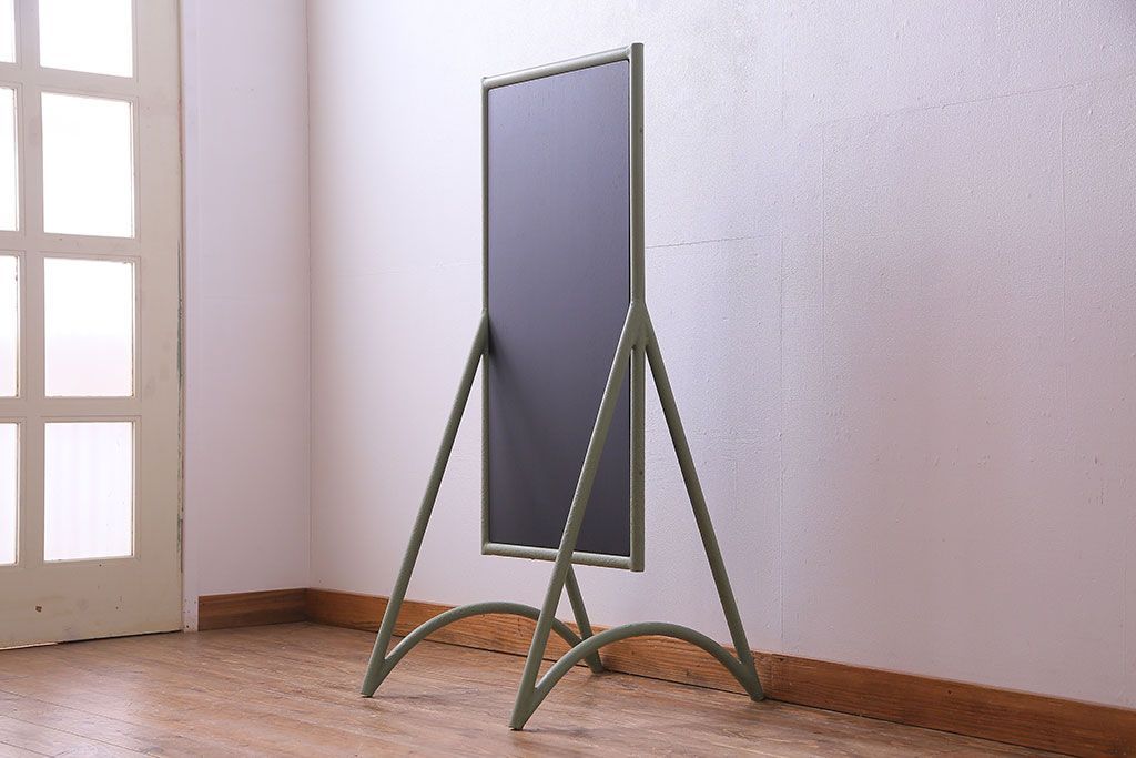 アンティーク雑貨　ペイント家具　ナチュラルカラーがペイントされたレトロなブラックボード(黒板)(2)