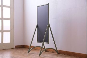 アンティーク雑貨　ペイント家具　ナチュラルカラーがペイントされたレトロなブラックボード(黒板)(2)