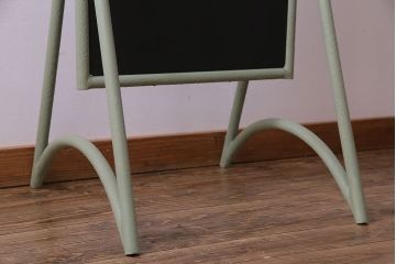 アンティーク雑貨　ペイント家具　ナチュラルカラーがペイントされたレトロなブラックボード(黒板)(2)