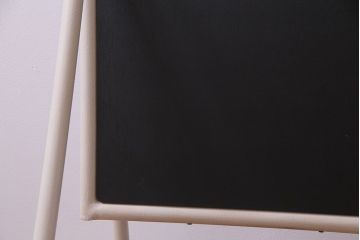 アンティーク雑貨　ペイント家具　ナチュラルカラーがペイントされたレトロなブラックボード(黒板)(3)