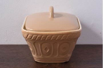 アンティーク雑貨　イギリス　MASON CASH(メイソンキャッシュ)　バターケース(チーズディッシュ、洋食器)
