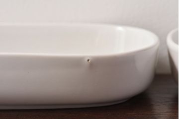 イギリス　JOHNSON BROTHERS(ジョンソン・ブラザーズ)　スクエア型白い長皿(深皿、プレート)