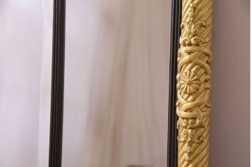 アンティーク雑貨　イタリア家具　豪華なフレームが魅惑的なアンティークミラー(鏡)