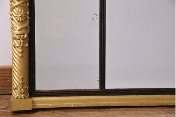 アンティーク雑貨　イタリア家具　豪華なフレームが魅惑的なアンティークミラー(鏡)