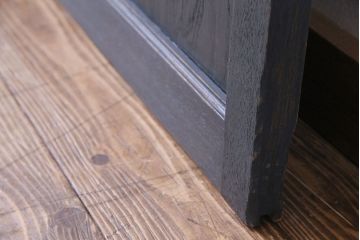 ペイント家具　色ガラス入り!十字の格子がおしゃれなガラス戸(引き戸、建具)