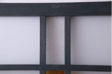 ペイント家具　色ガラス入り!十字の格子がおしゃれなガラス戸(引き戸、建具)