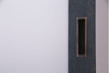 ペイント家具　色ガラス入り!十字の格子がおしゃれなガラス戸(引き戸、建具)