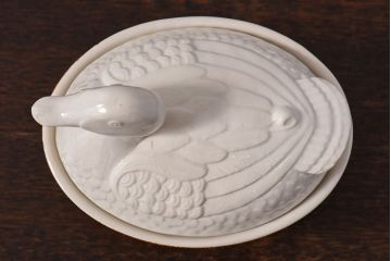 アンティーク雑貨　イギリスビンテージ　陶磁器製　置くだけでかわいらしいアヒルの小物入れ(卵入れ)