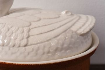 アンティーク雑貨　イギリスビンテージ　陶磁器製　置くだけでかわいらしいアヒルの小物入れ(卵入れ)