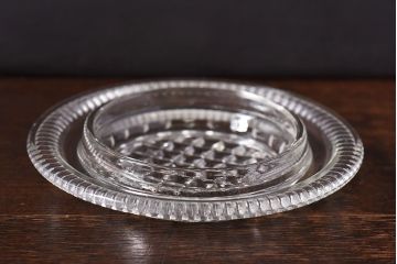 アンティーク雑貨　イギリスビンテージ　ドーム型が可愛らしいガラスのバターディッシュ(小物入れ)