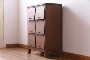 レトロ家具　昭和レトロ　古材使用　3×2マス　パタパタ扉付きのおしゃれなキャビネット(下駄箱、収納棚)