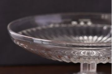 アンティーク雑貨　イギリスビンテージ　テーブルをシックに彩るガラスコンポート(ケーキスタンド、プレート)