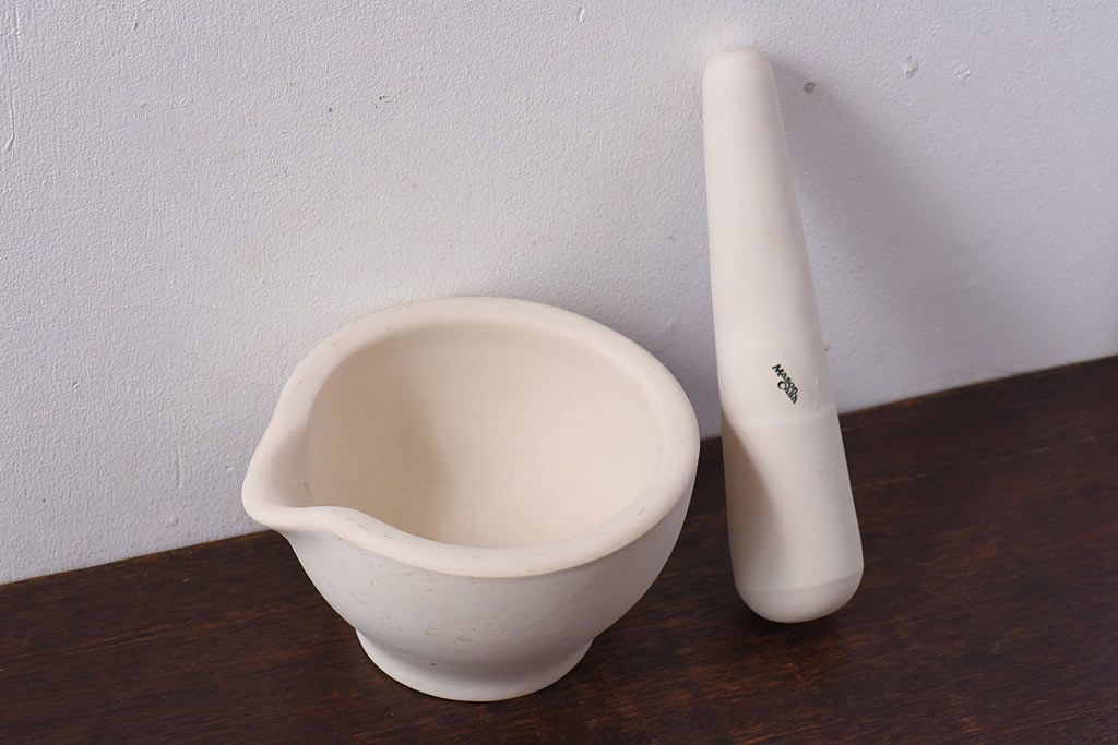 アンティーク雑貨　イギリス　MASON CASH(メイソンキャッシュ)　素焼きの風合いが魅力の磁器製スパイスマッシャー(乳鉢・乳棒)セット