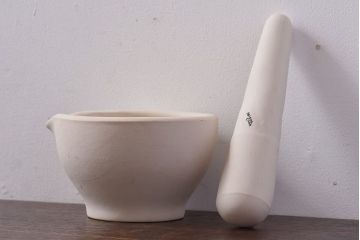 アンティーク雑貨　イギリス　MASON CASH(メイソンキャッシュ)　素焼きの風合いが魅力の磁器製スパイスマッシャー(乳鉢・乳棒)セット