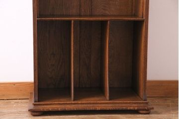 アンティーク家具　イギリスアンティーク　オーク材　シックな細身のブックケース(本棚、陳列棚、収納棚)