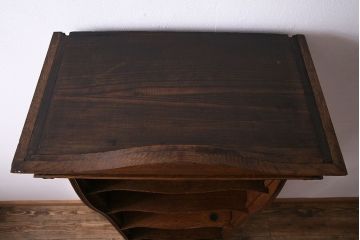 アンティーク家具　イギリスアンティーク　オーク材　シックな細身のブックケース(本棚、陳列棚、収納棚)