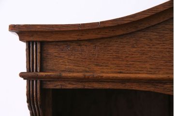 アンティーク家具　イギリスアンティーク　オーク材　シックな細身のブックケース(本棚、陳列棚、収納棚)