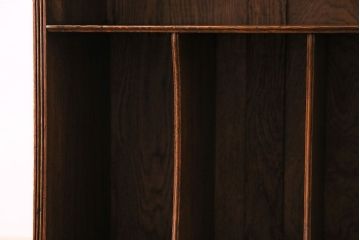 アンティーク家具　イギリスアンティーク　オーク材　シックな細身のブックケース(本棚、陳列棚、収納棚)