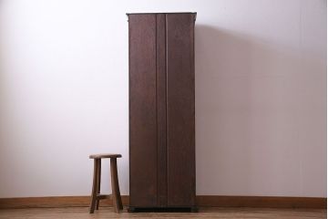 アンティーク家具　イギリスアンティーク　オーク材　シックな細身のブックケース(本棚、陳列棚、収納棚)