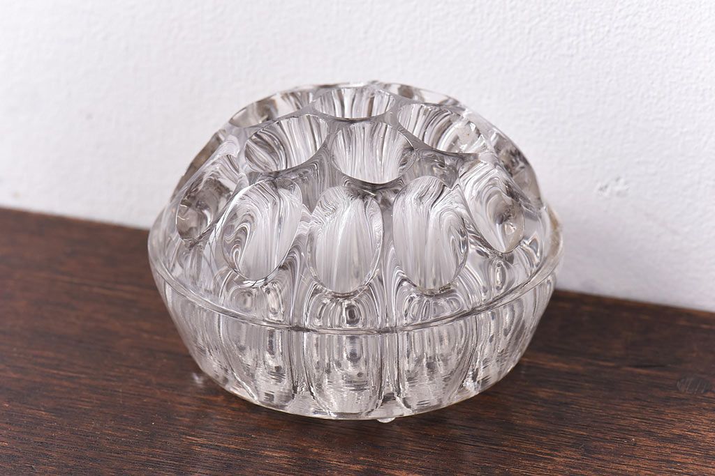 アンティーク雑貨　イギリス　涼しげな雰囲気漂うガラス製フラワーホルダー(ペン立て)