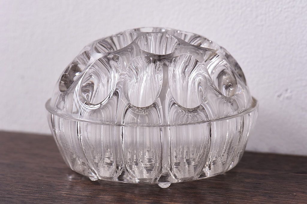 アンティーク雑貨　イギリス　涼しげな雰囲気漂うガラス製フラワーホルダー(ペン立て)