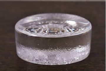 アンティーク雑貨　イギリス　エリザベス女王2世　アニバーサリーグッズ　ガラス製ペーパーウェイト