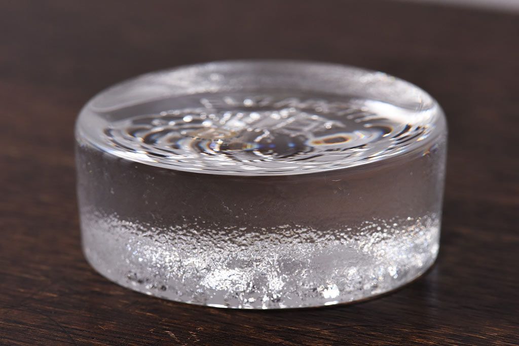 アンティーク雑貨　イギリス　エリザベス女王2世　アニバーサリーグッズ　ガラス製ペーパーウェイト