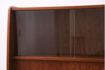 北欧家具　チーク材　洗練されたデザインがおしゃれなサイドボード(サイドキャビネット)