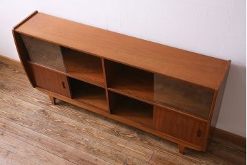 北欧家具　チーク材　洗練されたデザインがおしゃれなサイドボード(サイドキャビネット)