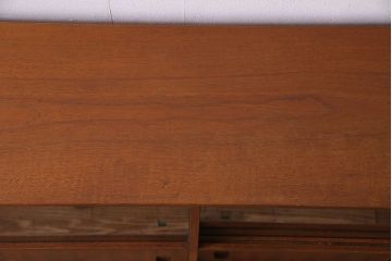 北欧家具　チーク材　洗練されたデザインがおしゃれなサイドボード(サイドキャビネット)